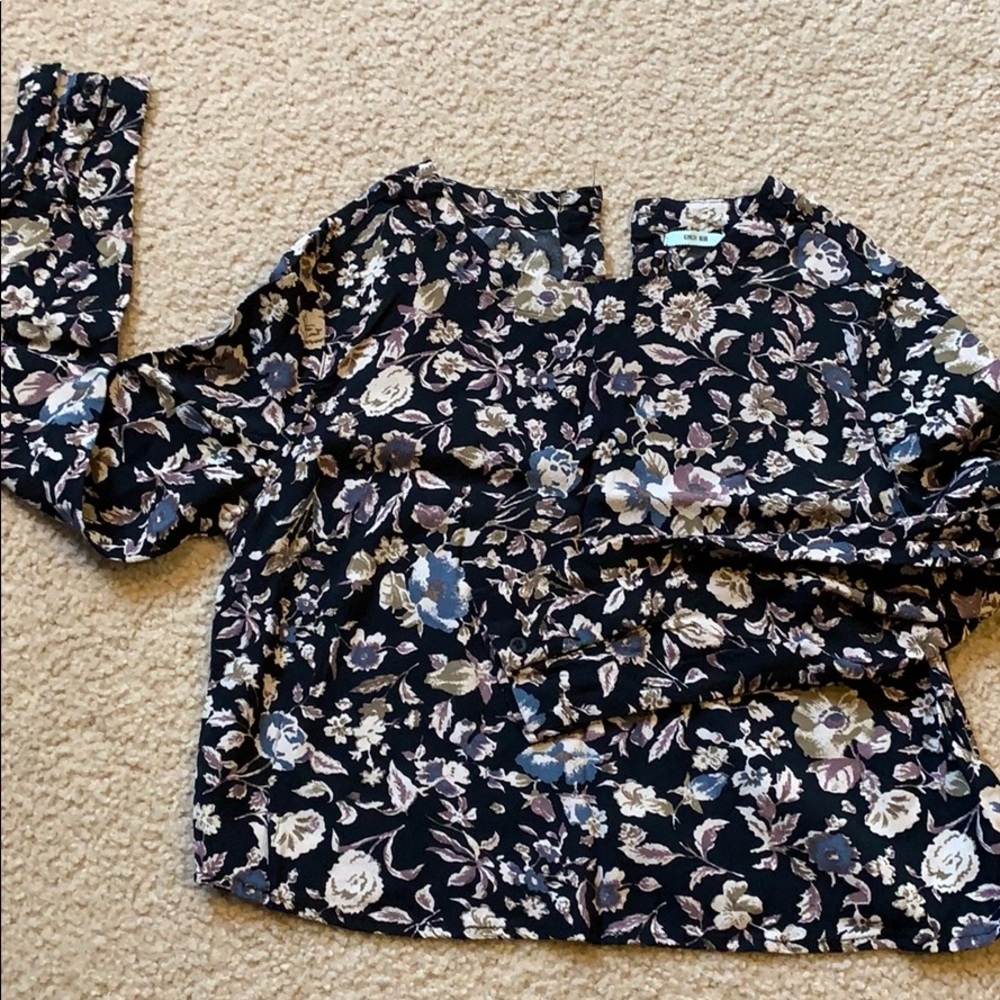 Long sleeve crop blouse